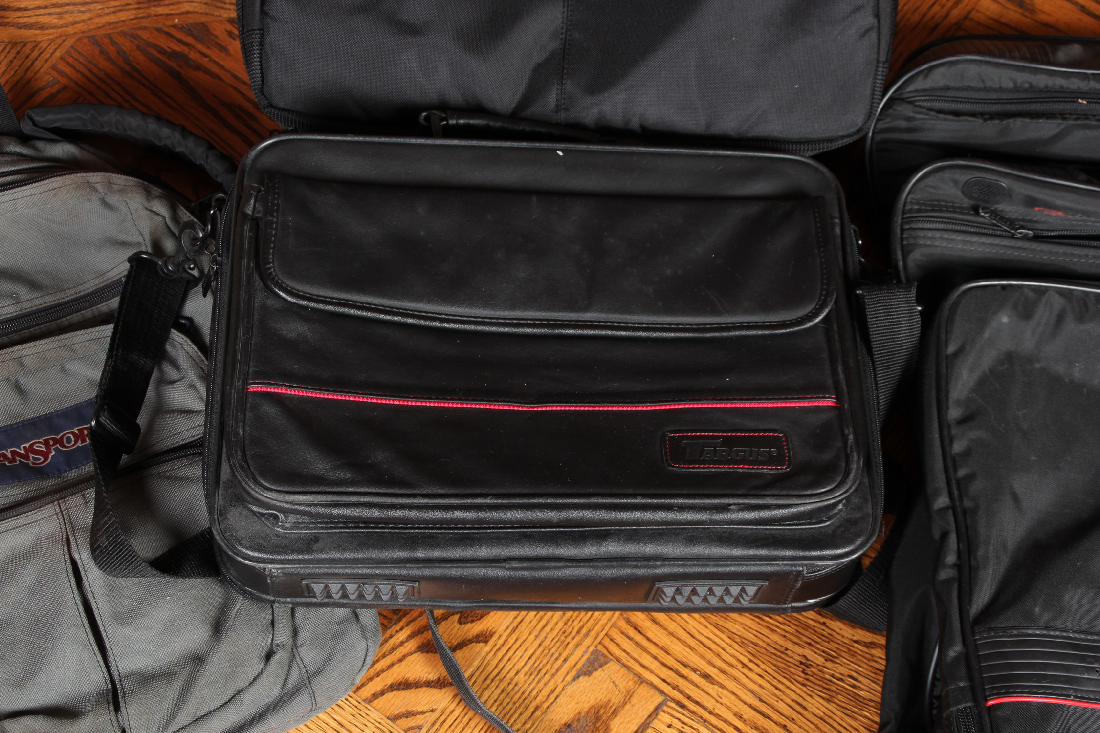 Collection of Soft Shell Luggage Including Kenneth Cole Reaction and Foray