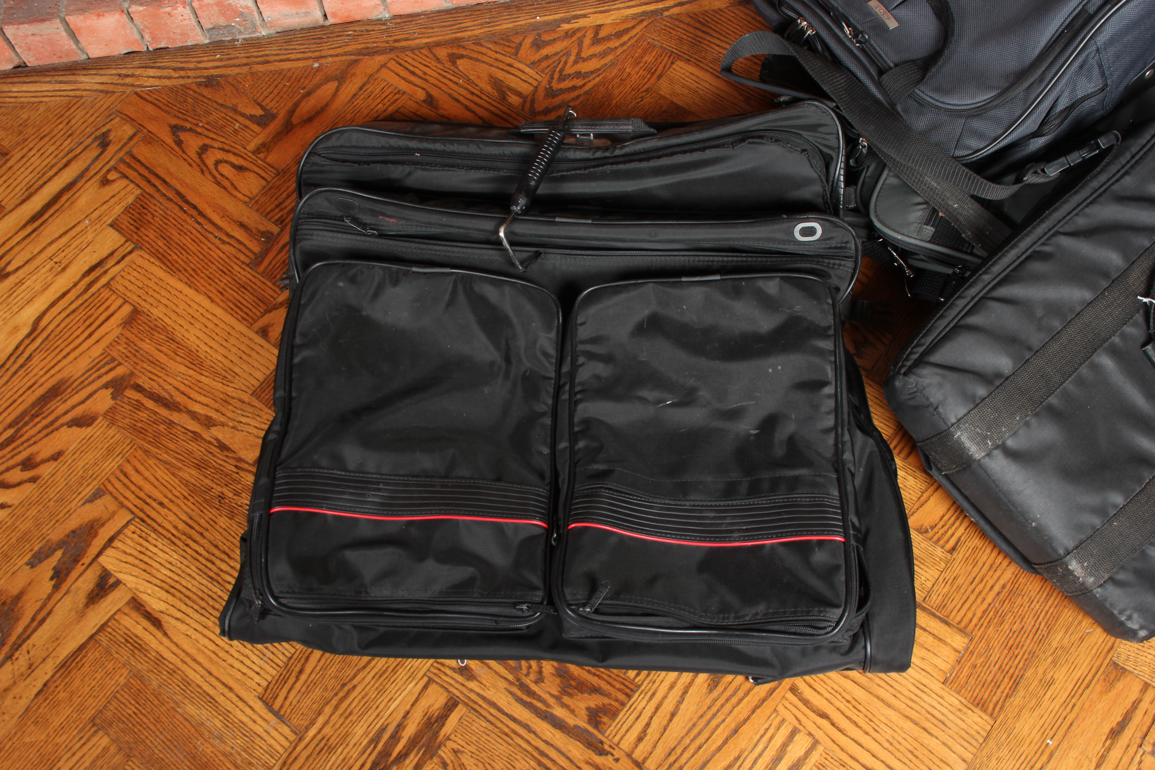 Collection of Soft Shell Luggage Including Kenneth Cole Reaction and Foray