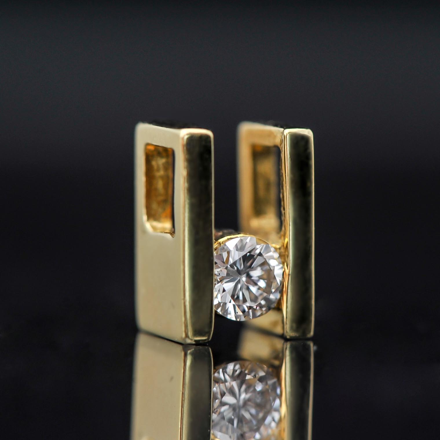 18k Yellow Gold Diamond Pendant