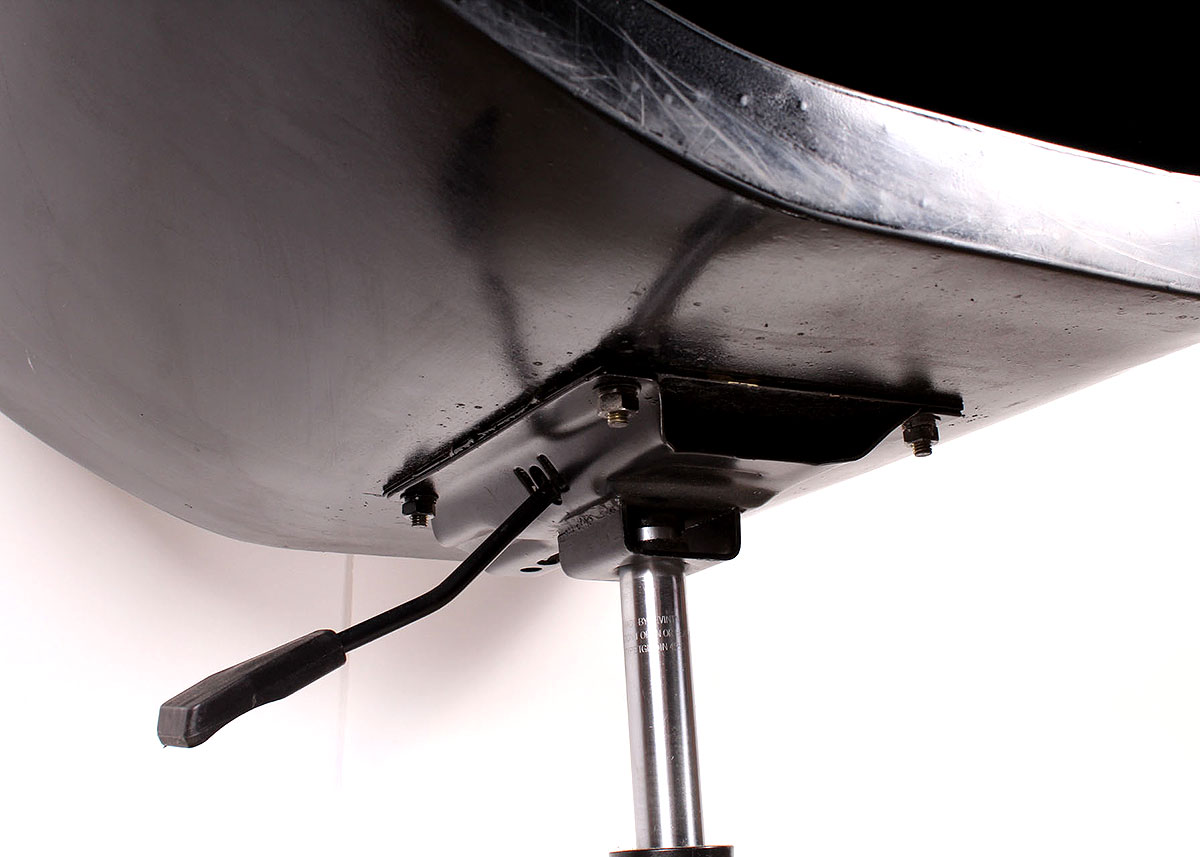 Mid-Century Modern Side Table/TV Stand