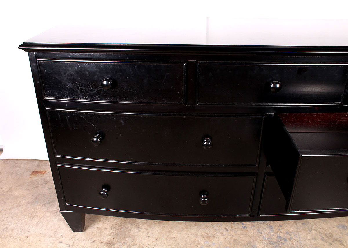 Bowfront Chest of Drawers