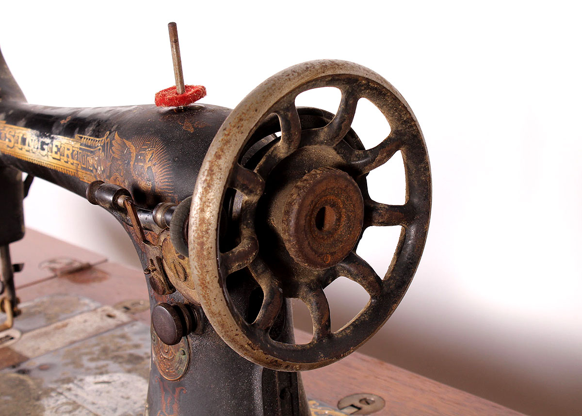 Antique Singer Sewing Machine with Desk