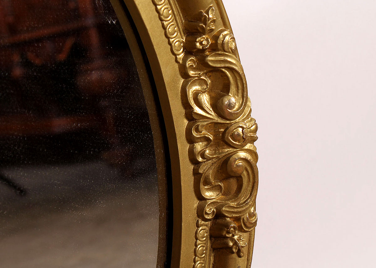 Oval Wall Mirror in Gold Tone Frame