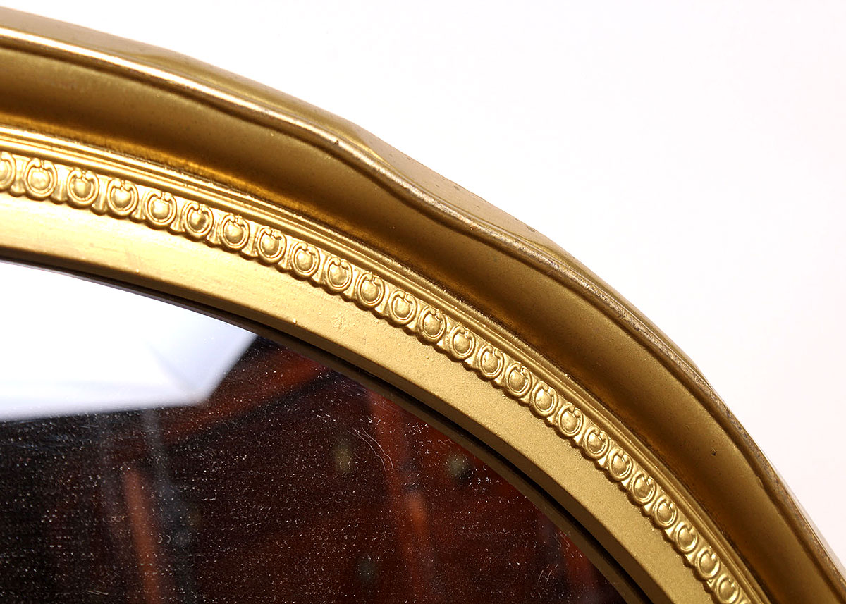 Oval Wall Mirror in Gold Tone Frame