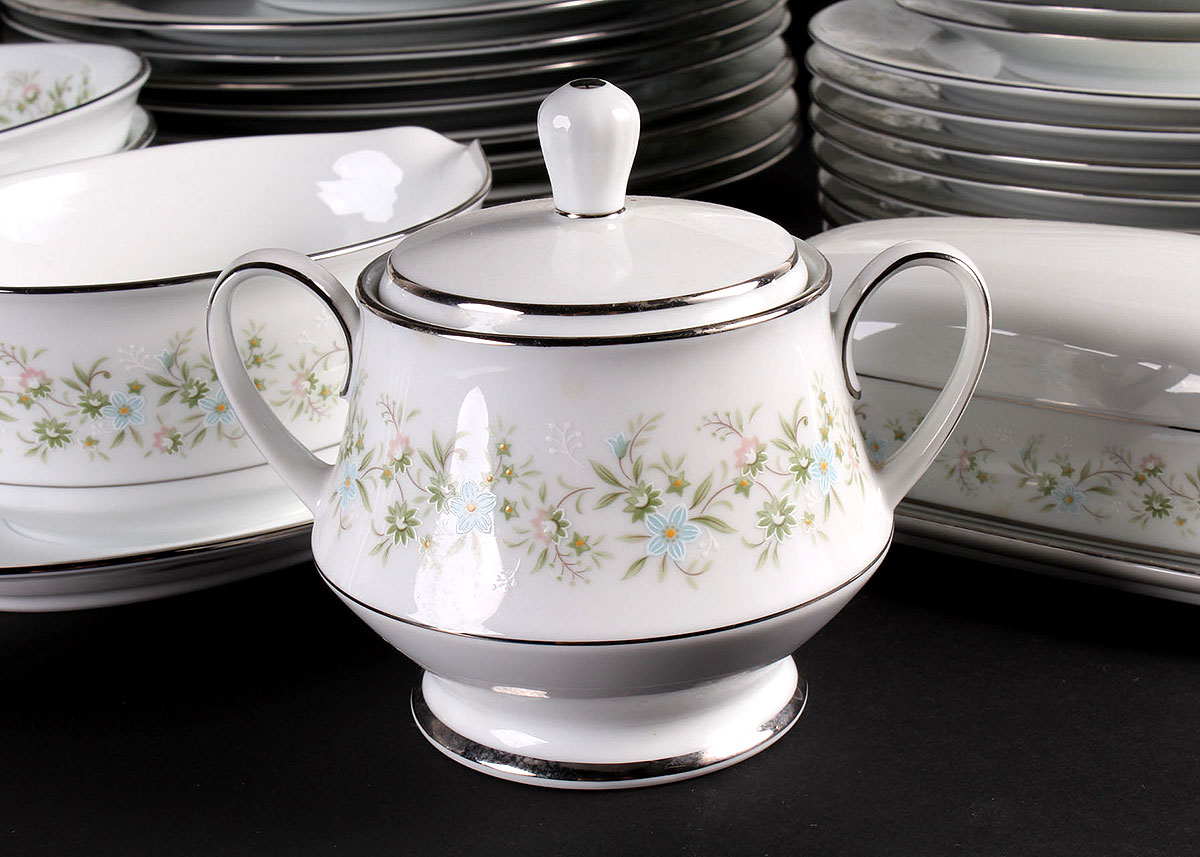 Noritake "Savannah" China Set