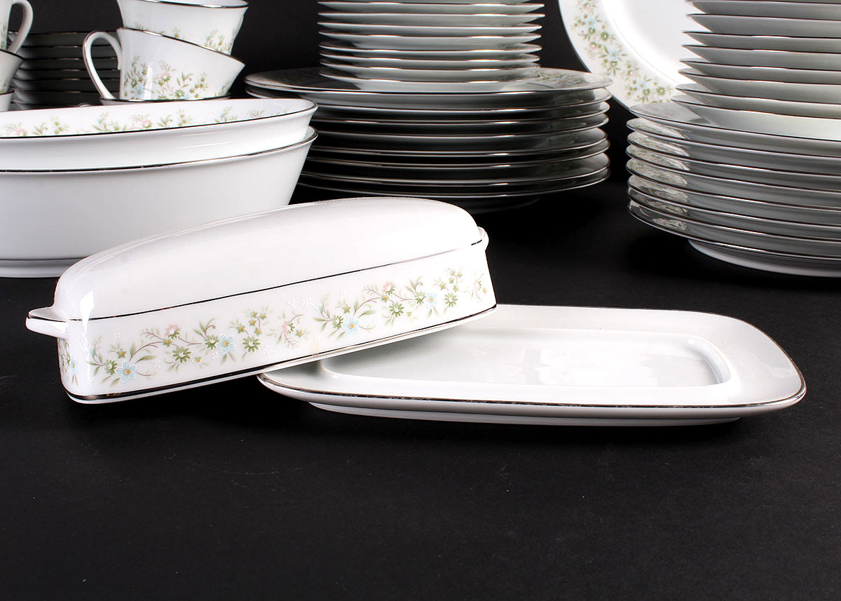 Noritake "Savannah" China Set