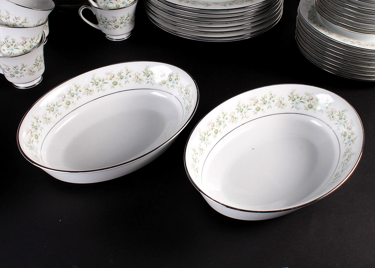 Noritake "Savannah" China Set