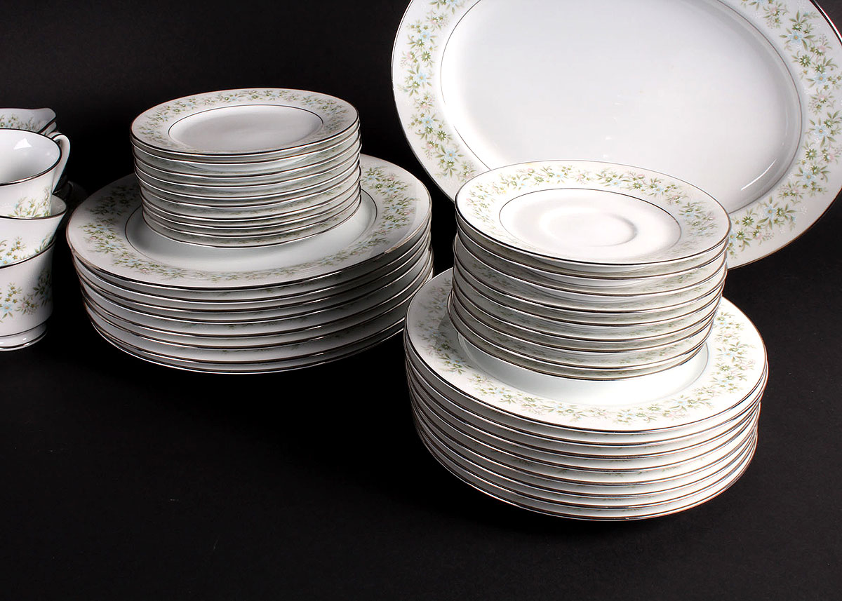 Noritake "Savannah" China Set