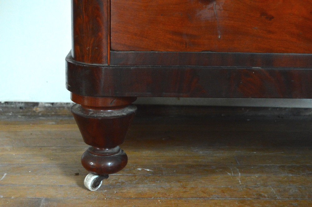 Antique Flame Mahogany Veneer Dresser
