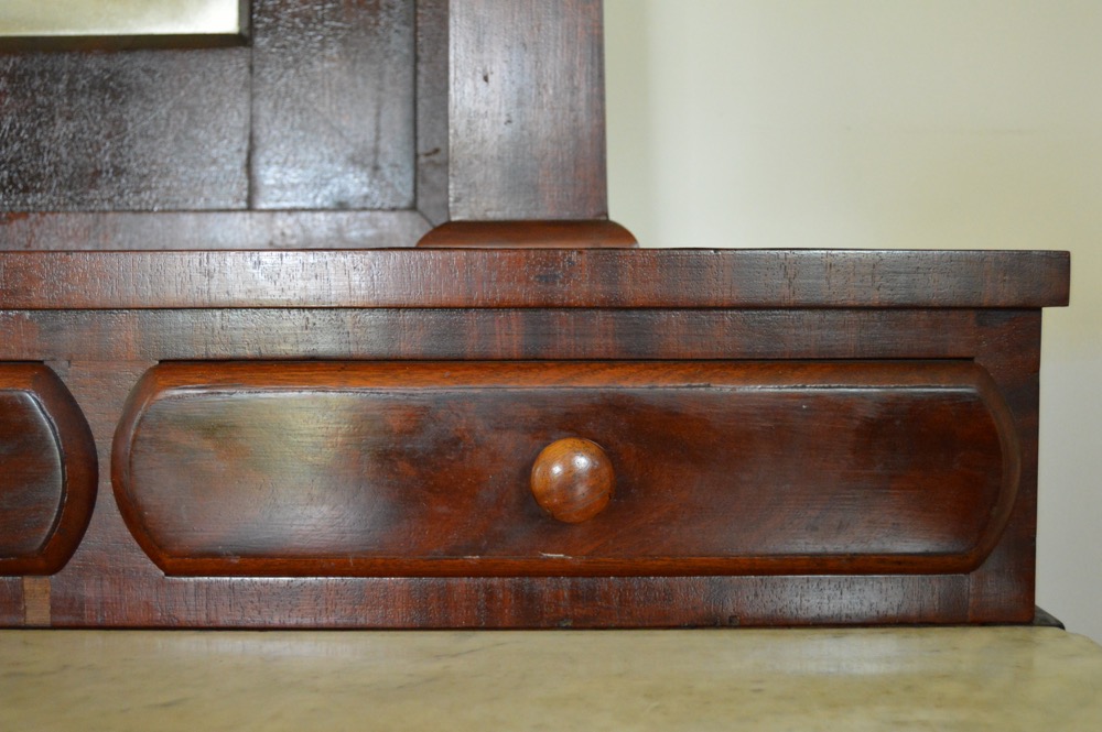 Antique Flame Mahogany Veneer Dresser
