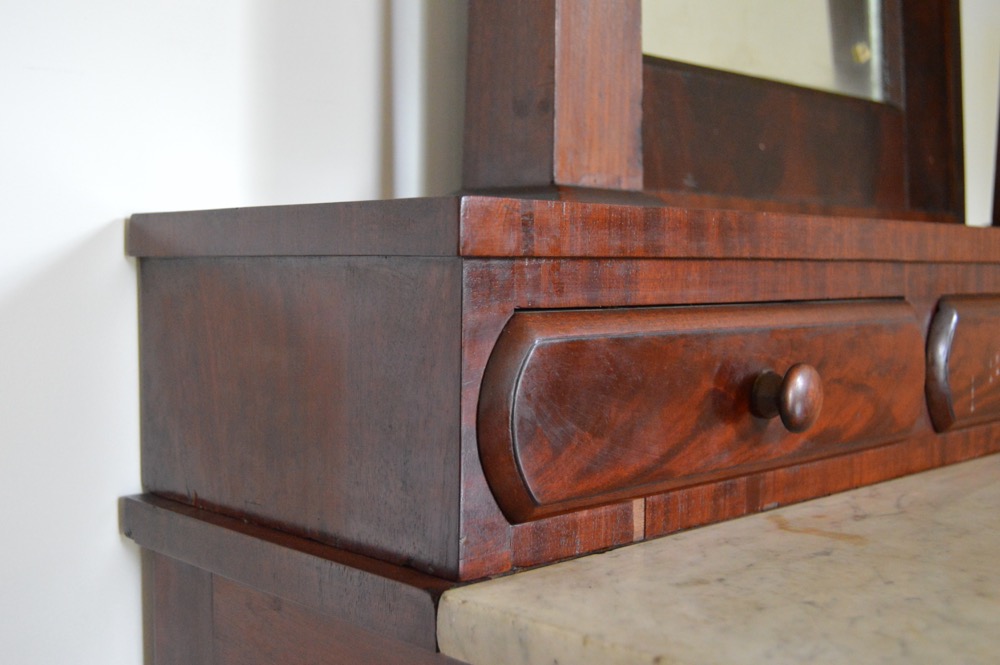 Antique Flame Mahogany Veneer Dresser