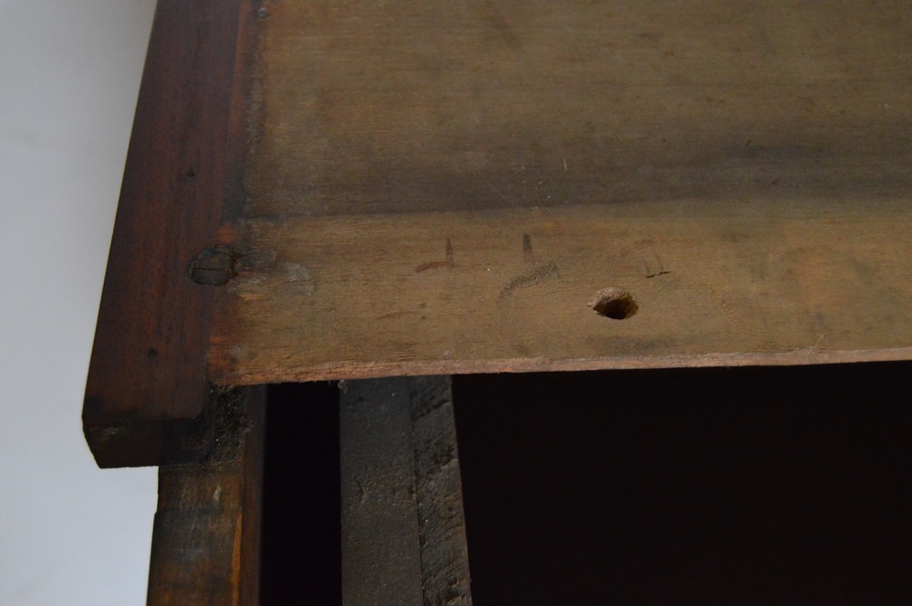 Antique Flame Mahogany Veneer Dresser