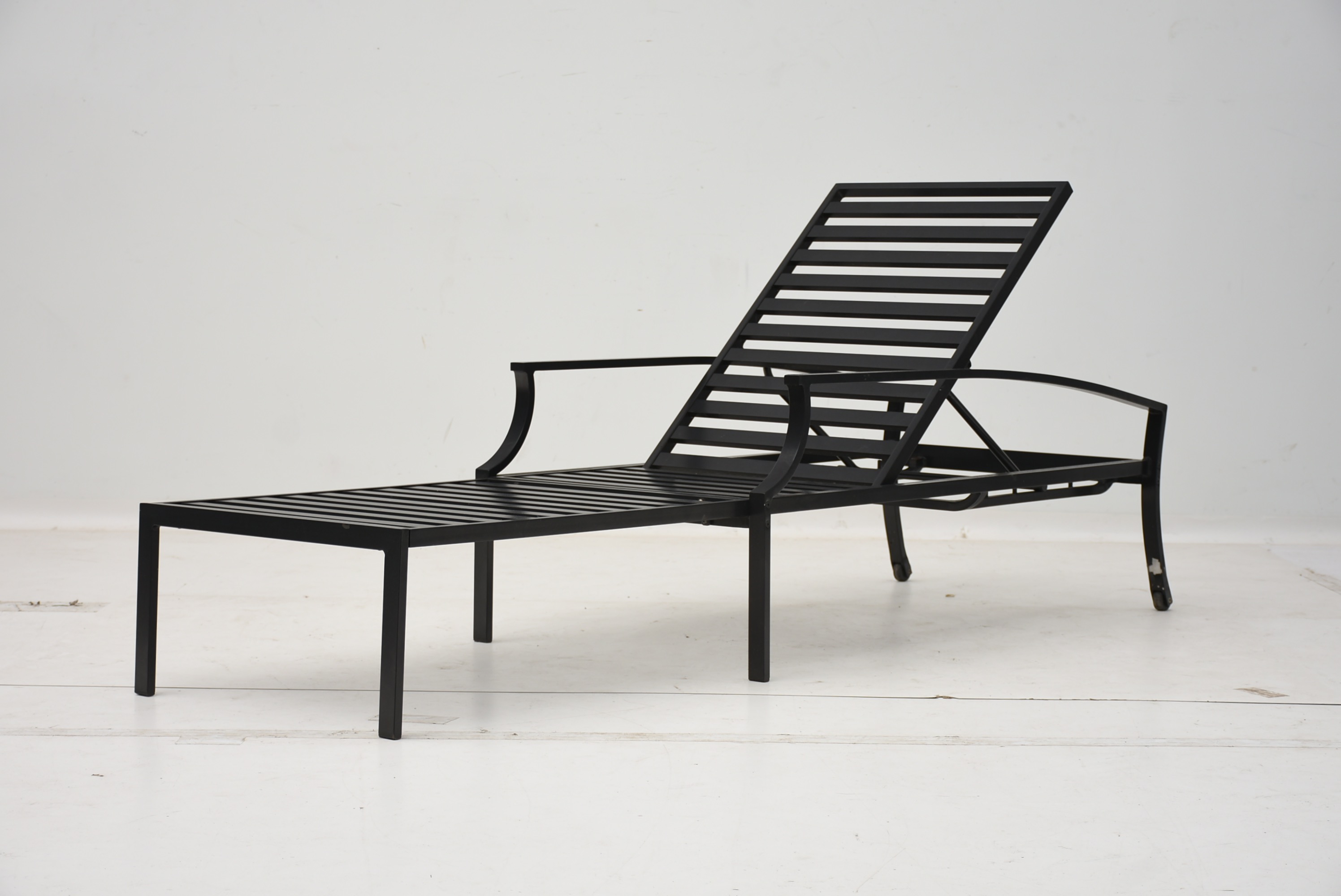 Black Metal Patio Chaise Lounge Chair