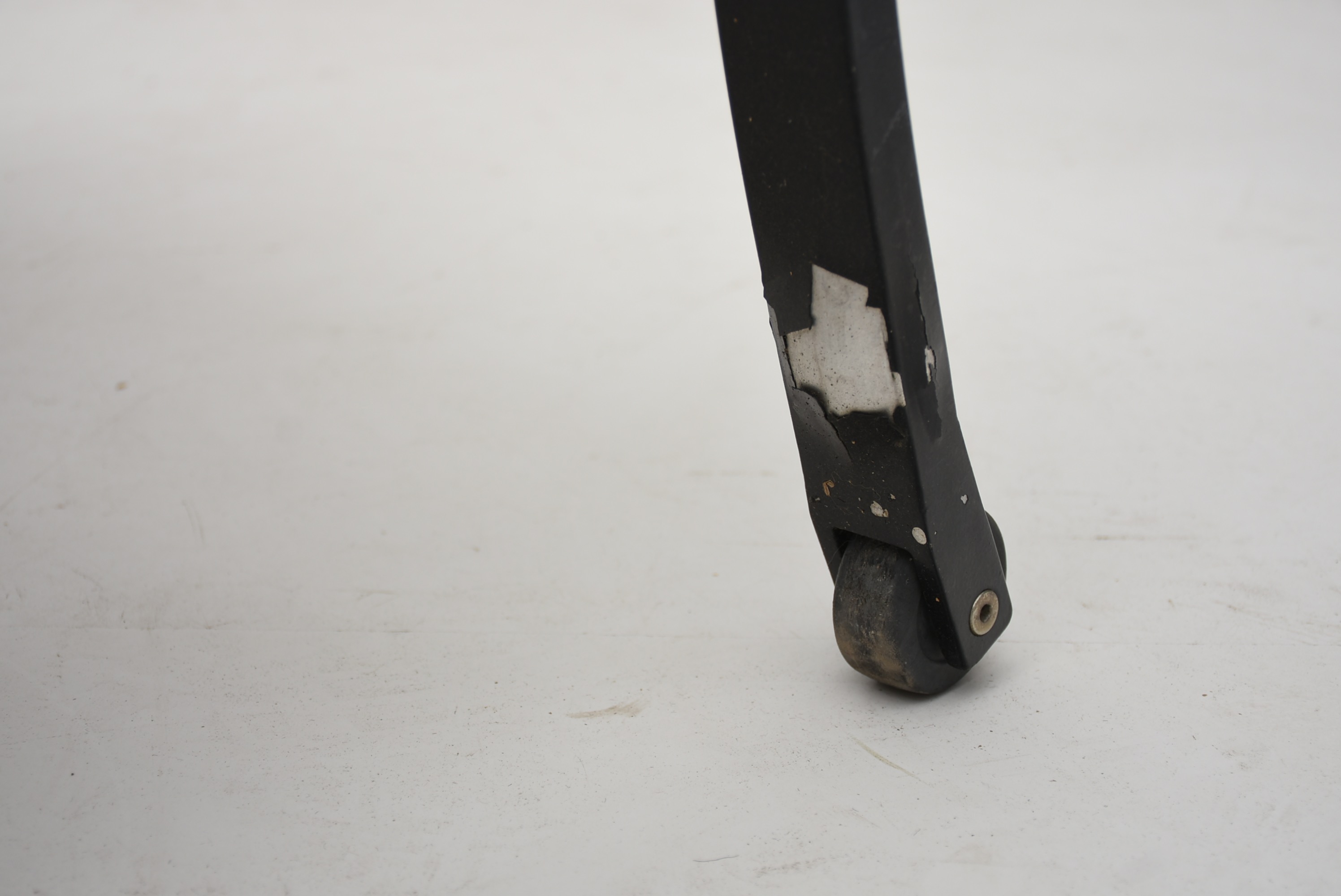 Black Metal Patio Chaise Lounge Chair