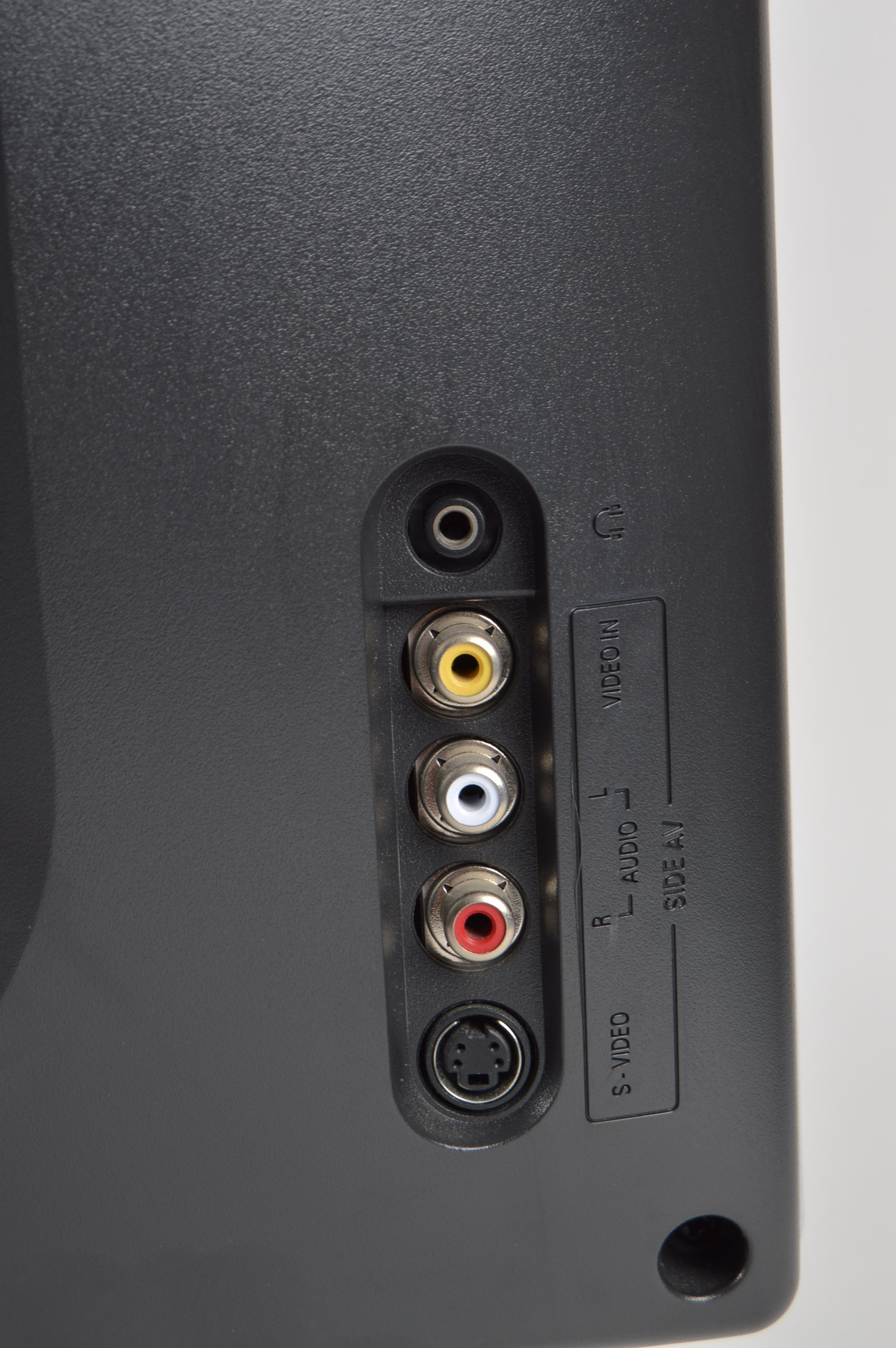 Magnavox 32"  Flat-Screen HDTV