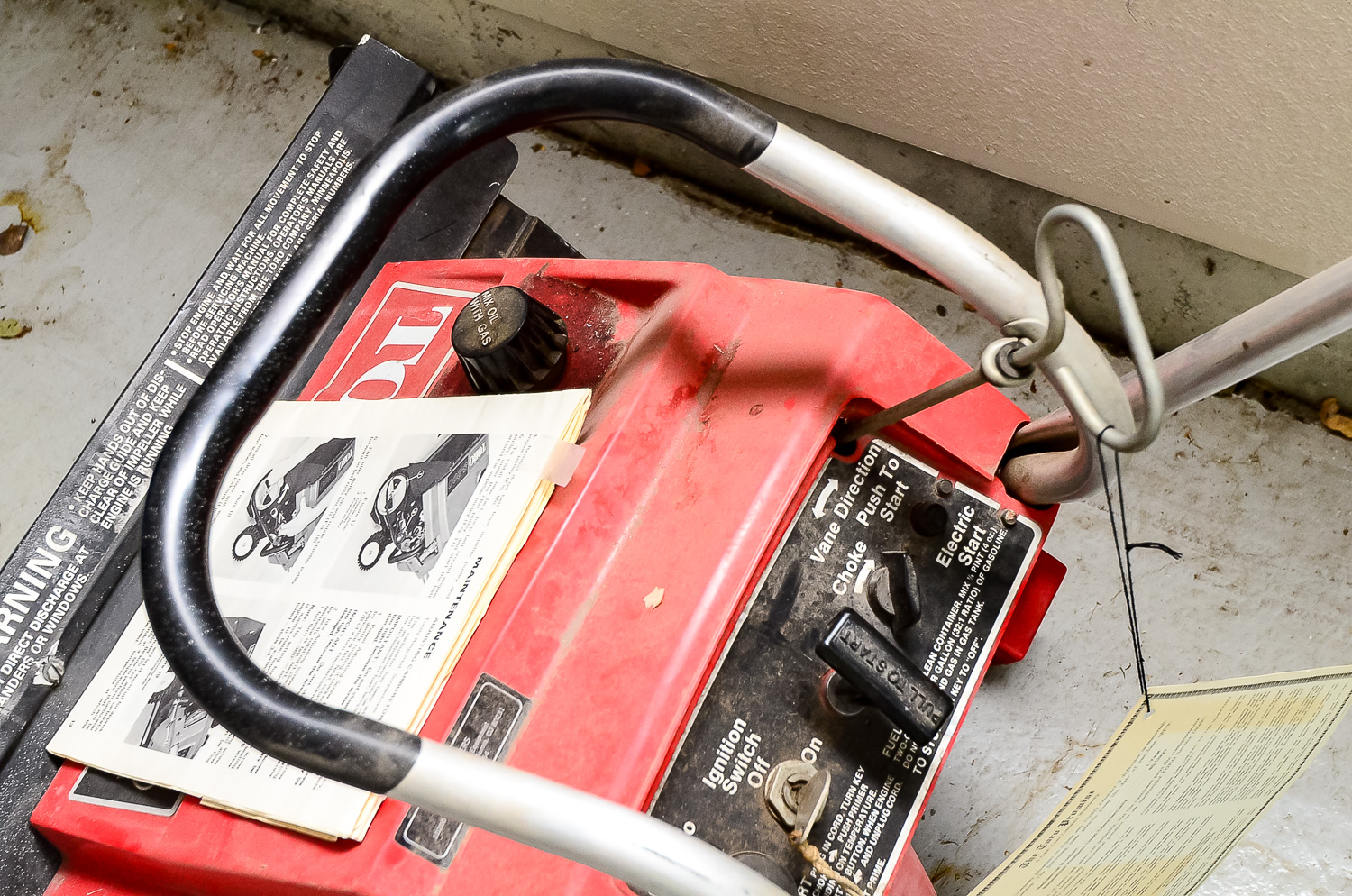 Toro S-200 Snowblower