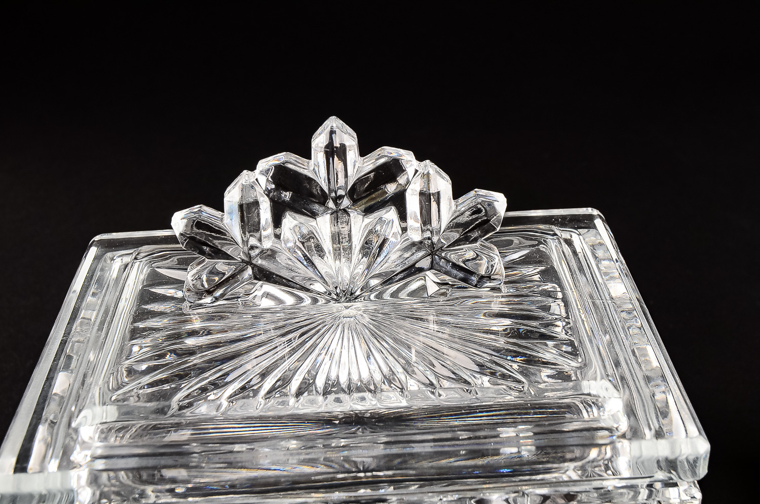 Luminarc Trinket Box with Snowflake Pattern and Vintage Etched Glass Box