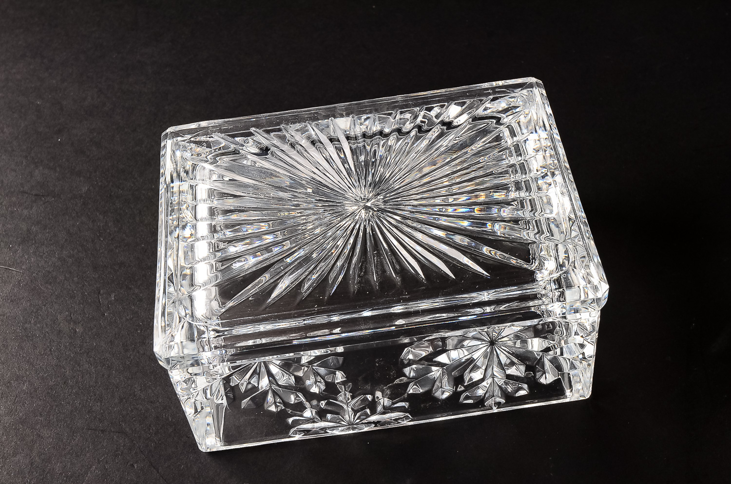Luminarc Trinket Box with Snowflake Pattern and Vintage Etched Glass Box