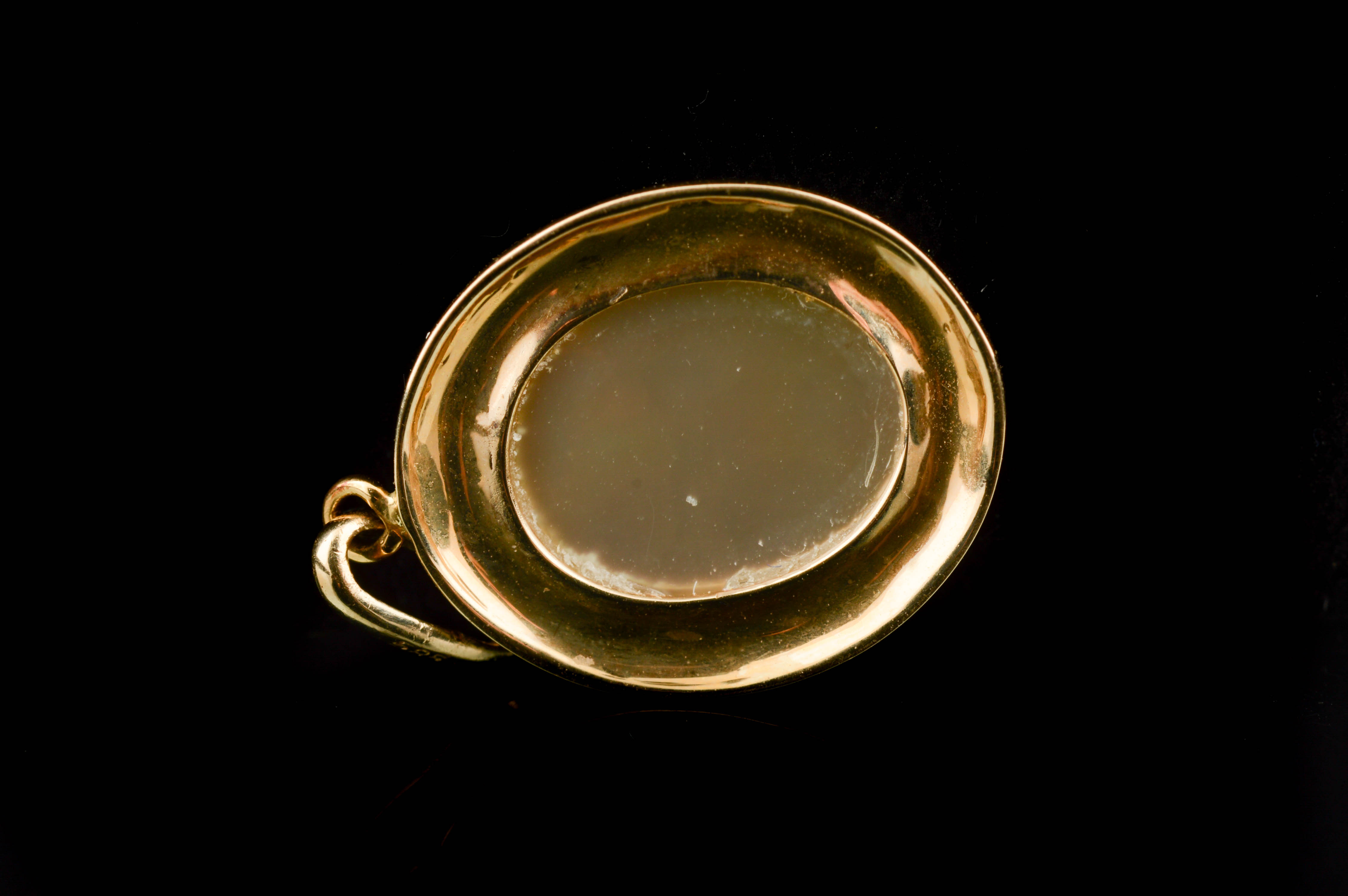 14K Yellow Gold and Yellow Shell Pendant