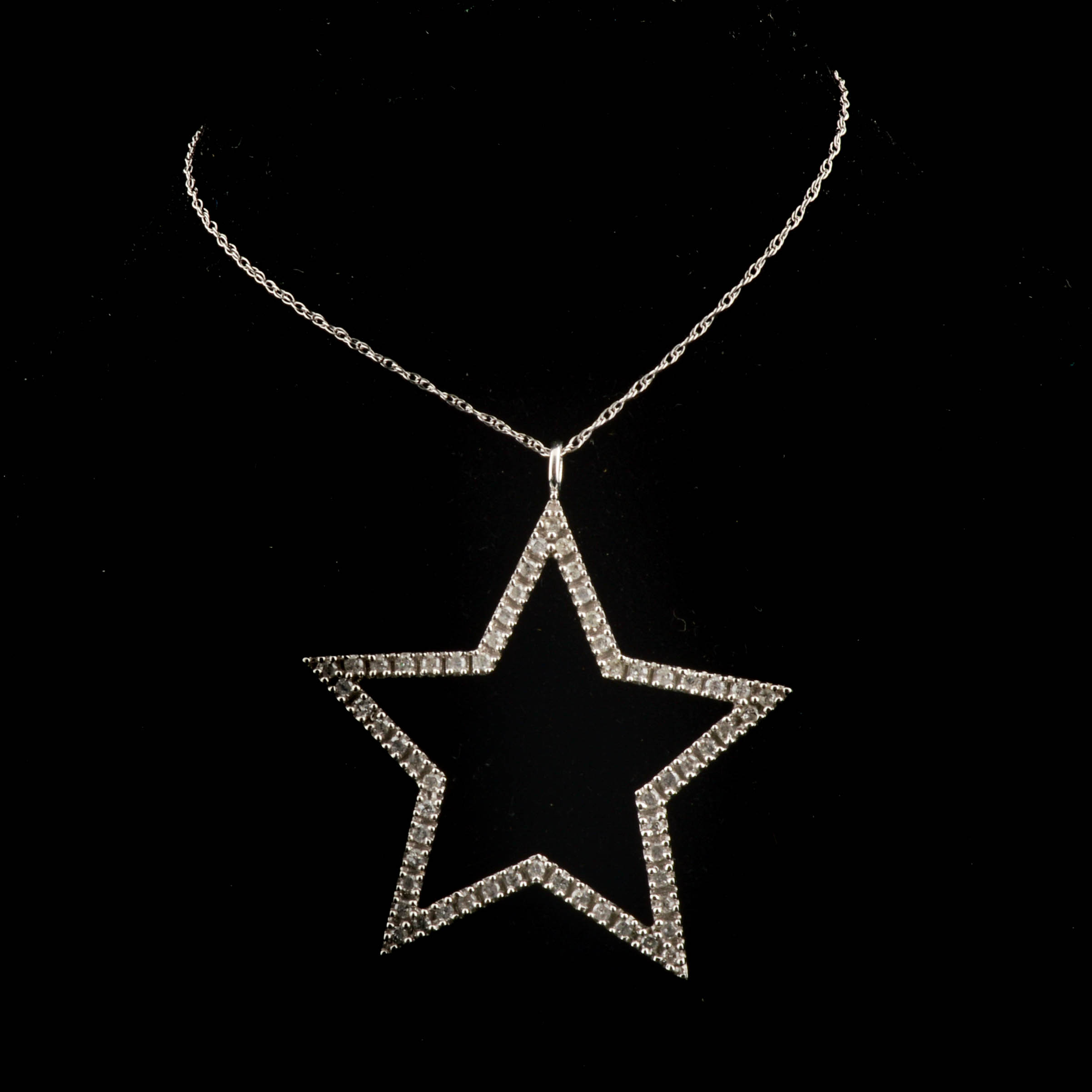 10K White Gold Diamond Star Pendant Necklace
