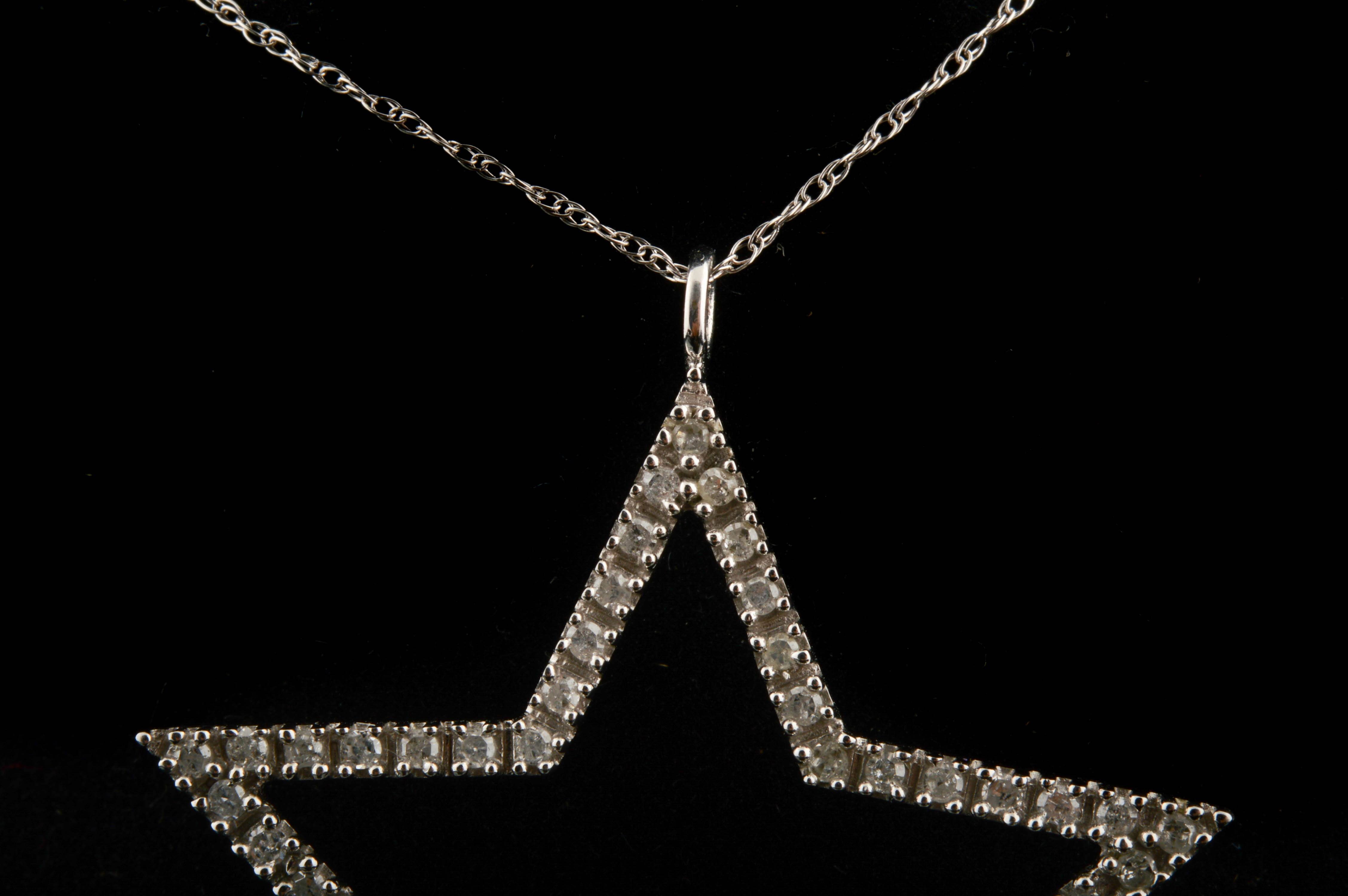 10K White Gold Diamond Star Pendant Necklace