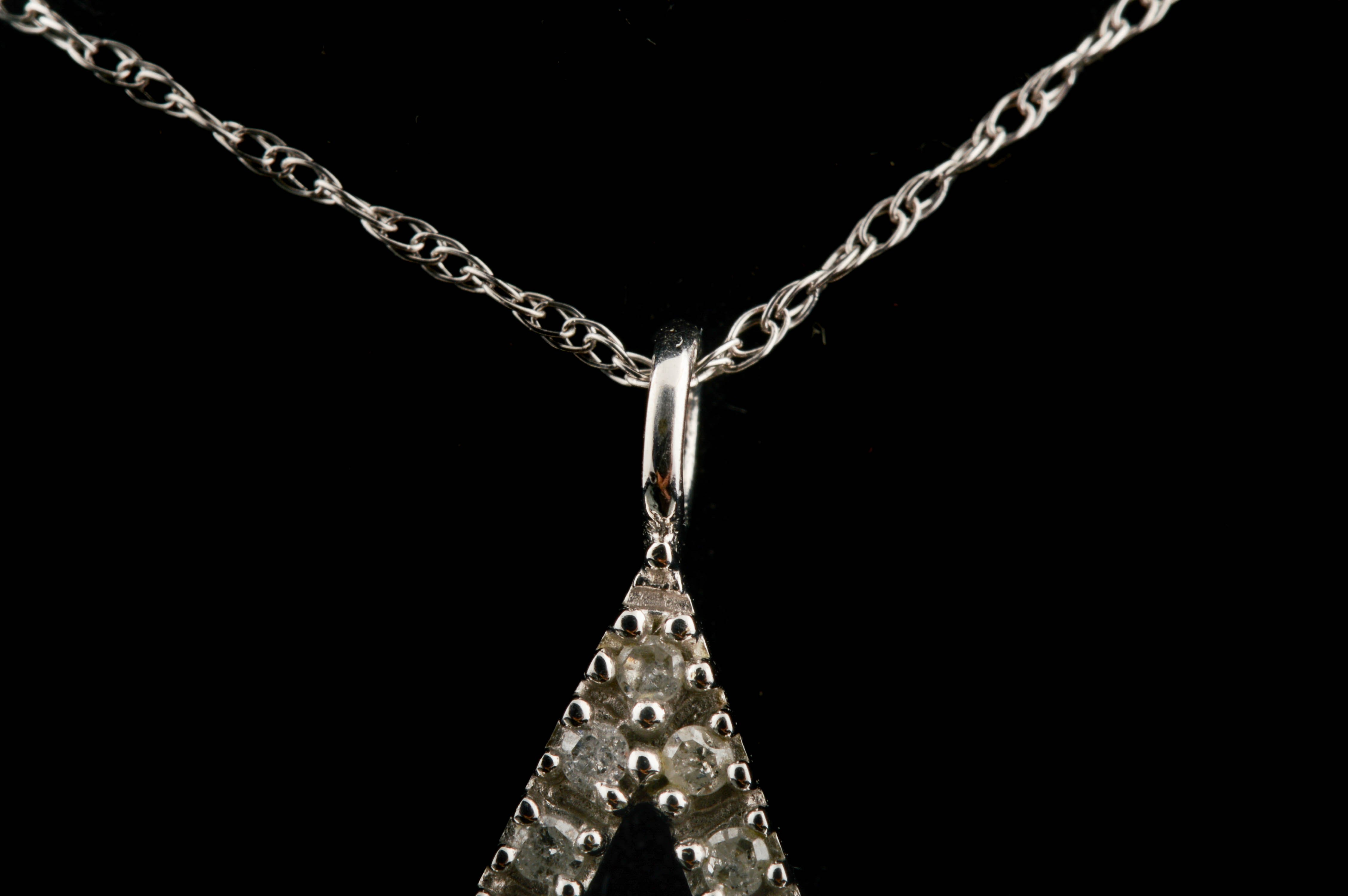 10K White Gold Diamond Star Pendant Necklace