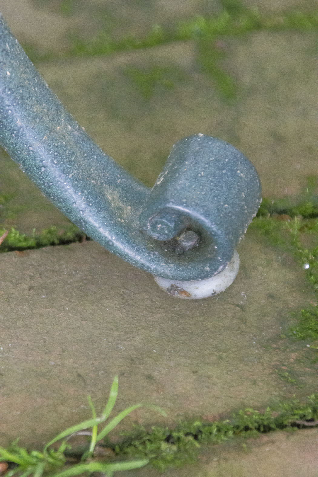 Brown Jordan "Roma" Patio Loungers and Side Table