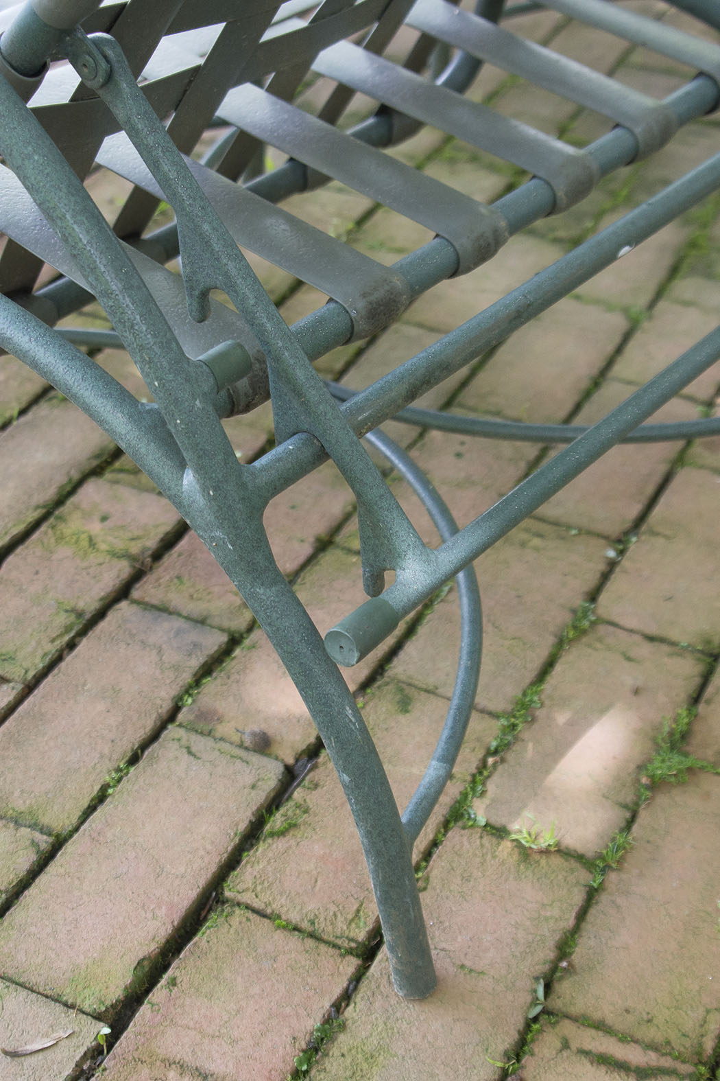 Brown Jordan "Roma" Patio Loungers and Side Table