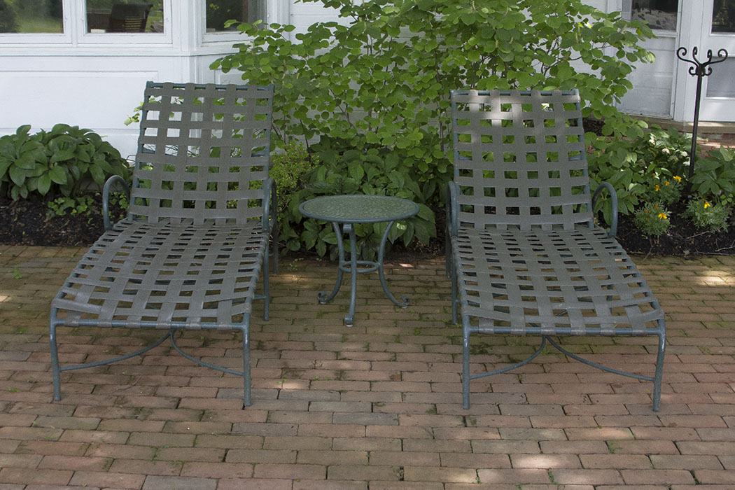 Brown Jordan "Roma" Patio Loungers and Side Table