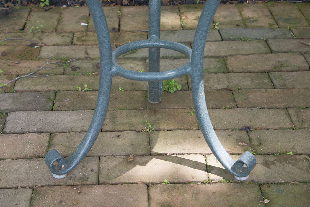 Brown Jordan "Roma" Patio Loungers and Side Table