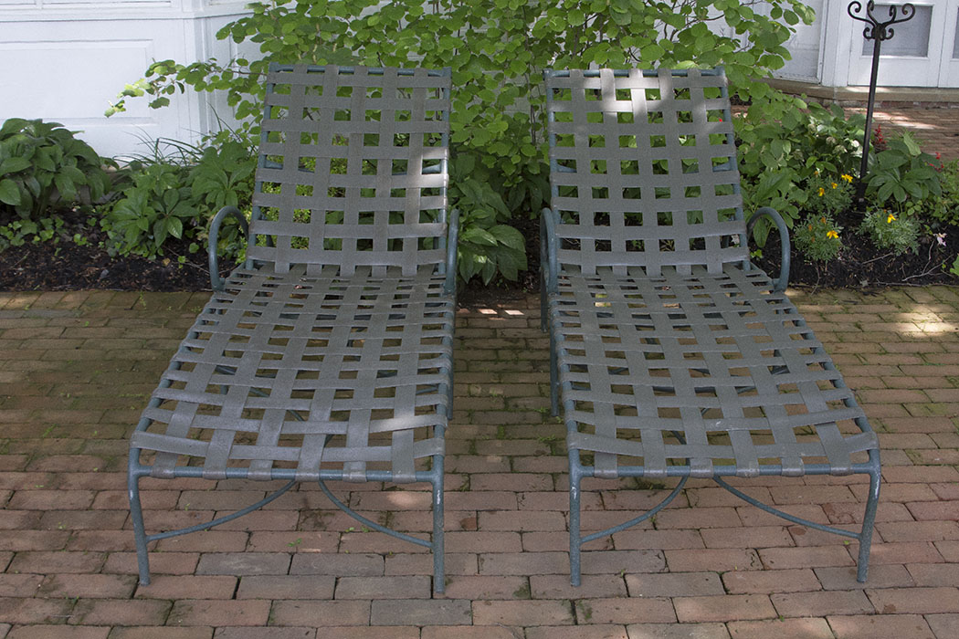 Brown Jordan "Roma" Patio Loungers and Side Table