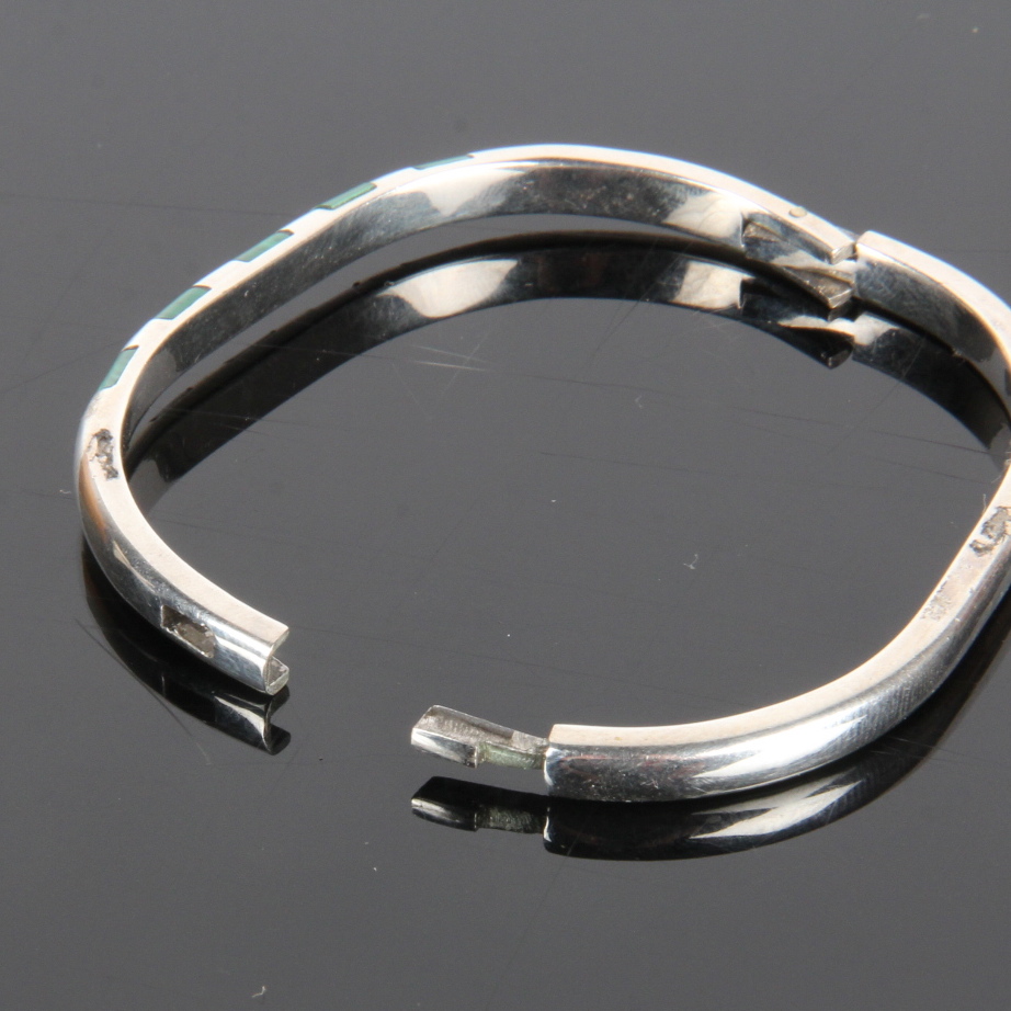 Sterling Silver Bangle Bracelet with Inlaid Malachite