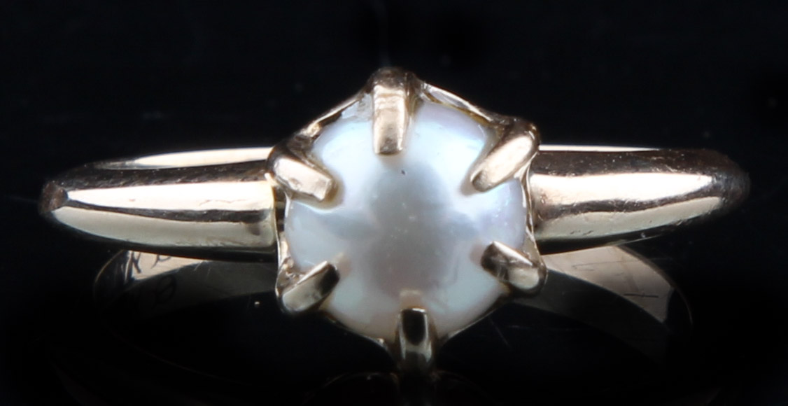 14K Yellow Gold Pearl Solitaire Ring