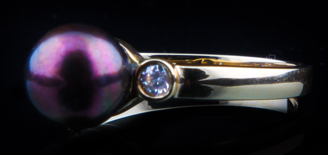 14K Yellow Gold and Dyed Pearl Solitaire Ring