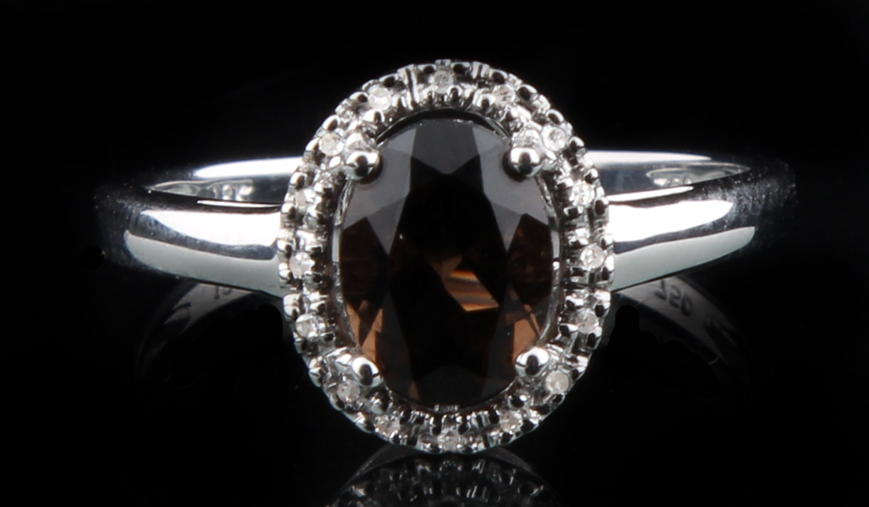 18K White Gold Ring with Smoky Quartz and Diamonds