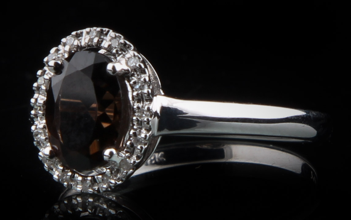 18K White Gold Ring with Smoky Quartz and Diamonds