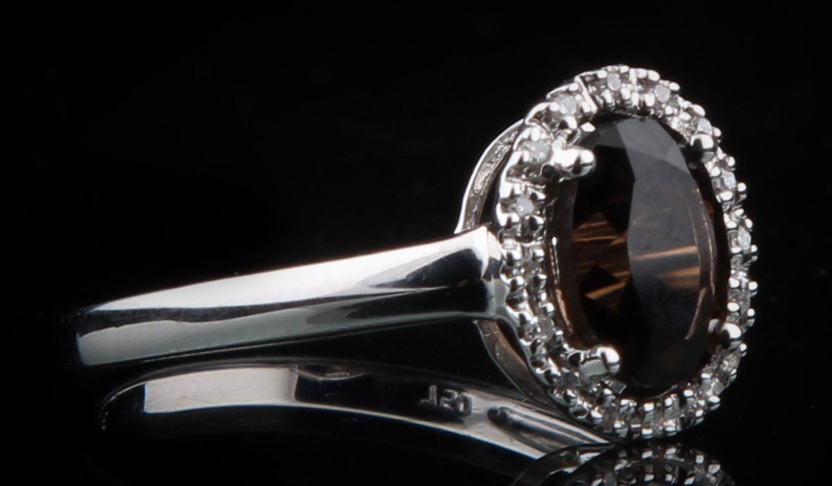 18K White Gold Ring with Smoky Quartz and Diamonds