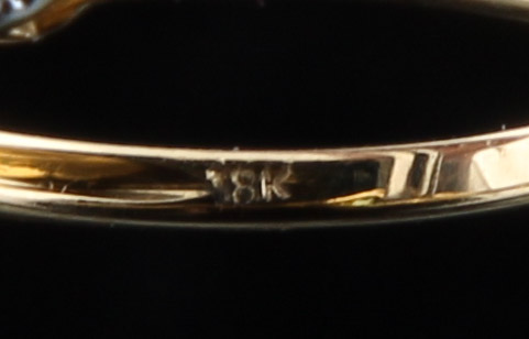 18K Yellow Gold Ring with Peridot and Diamonds