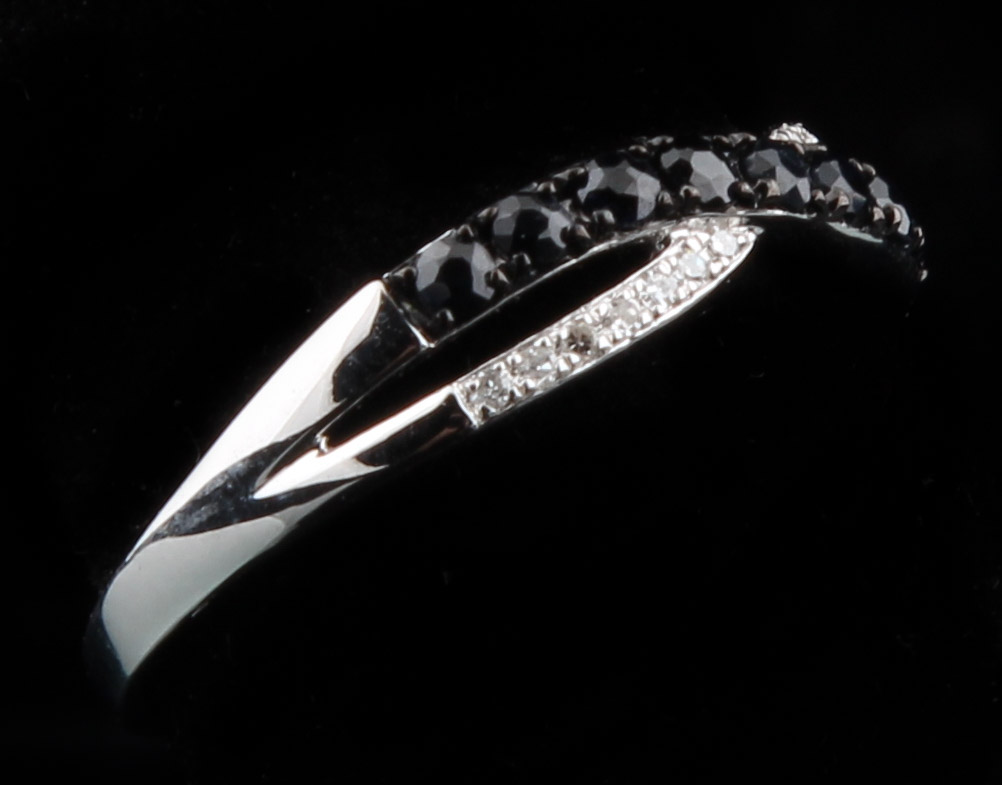 14K White Gold Ring with Sapphire and Diamonds