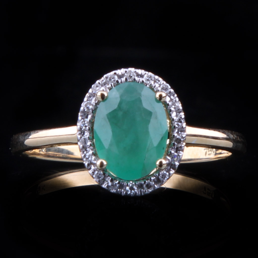 18K Yellow Gold Ring with Emerald and Diamonds