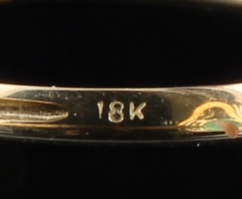 18K Yellow Gold Ring with Emerald and Diamonds