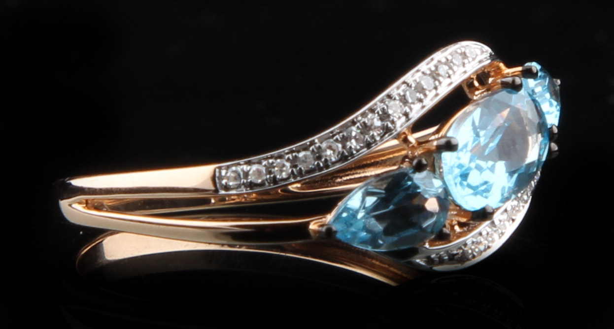 14K Yellow Gold Ring with Blue Topaz and Diamonds