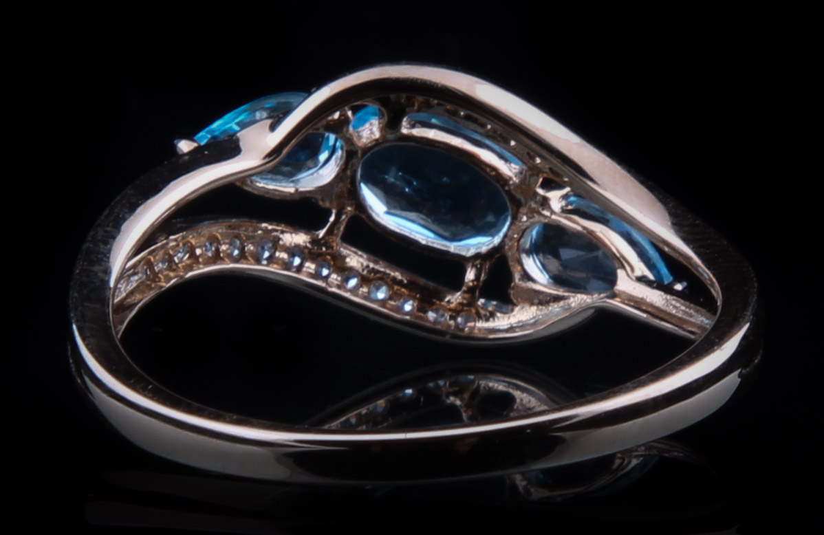 14K Yellow Gold Ring with Blue Topaz and Diamonds