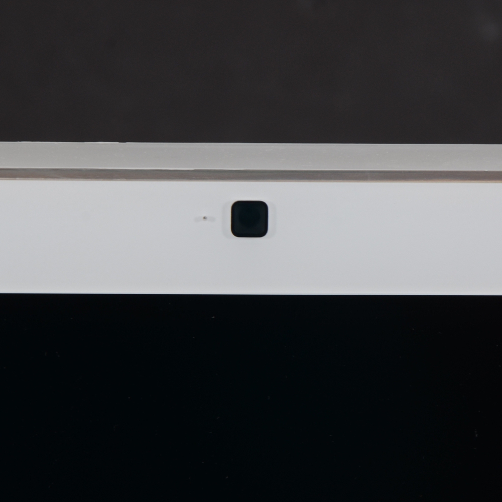 24" iMac Desktop in White