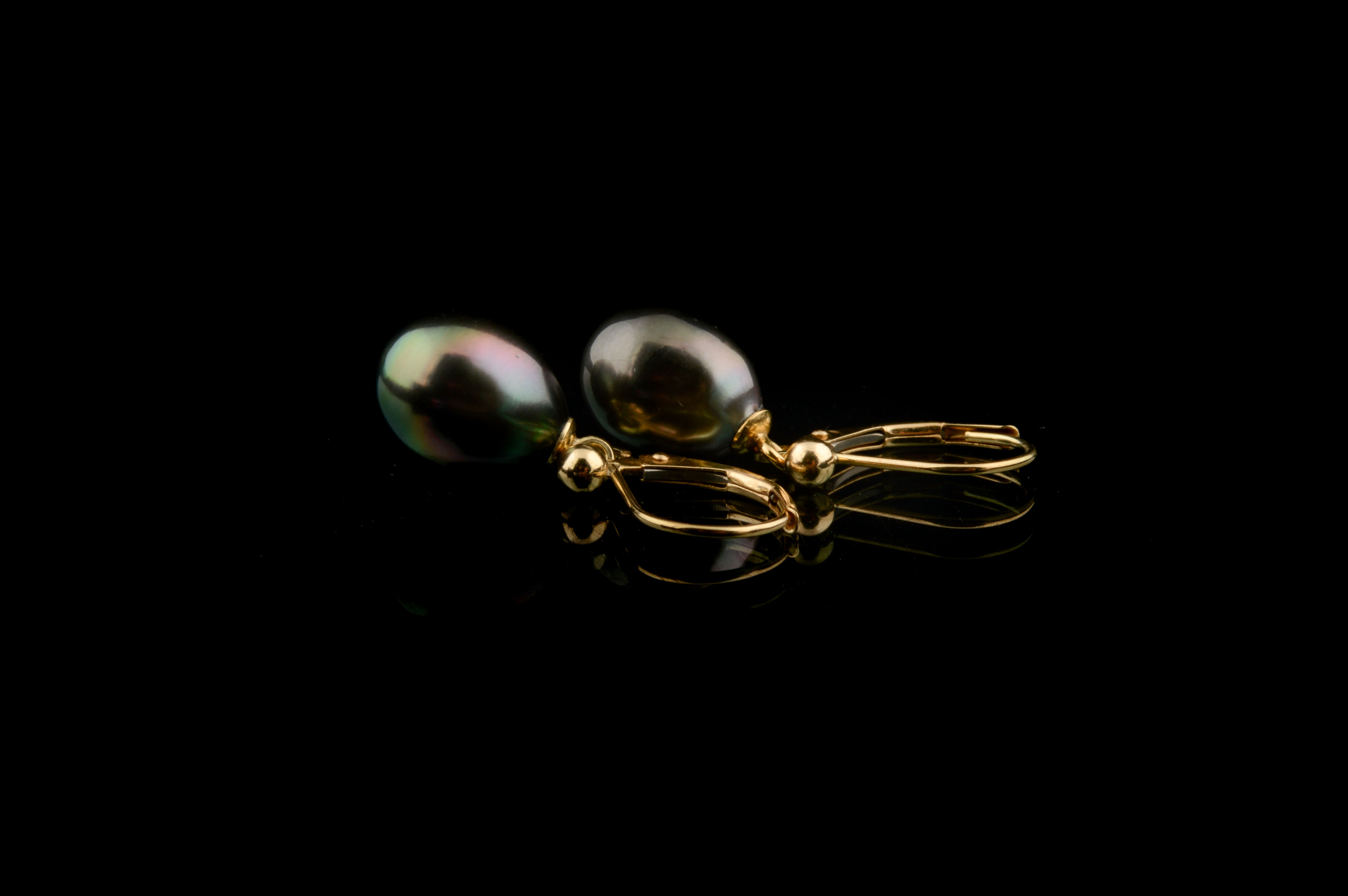 14K Yellow Gold Black Pearl Drop Earrings