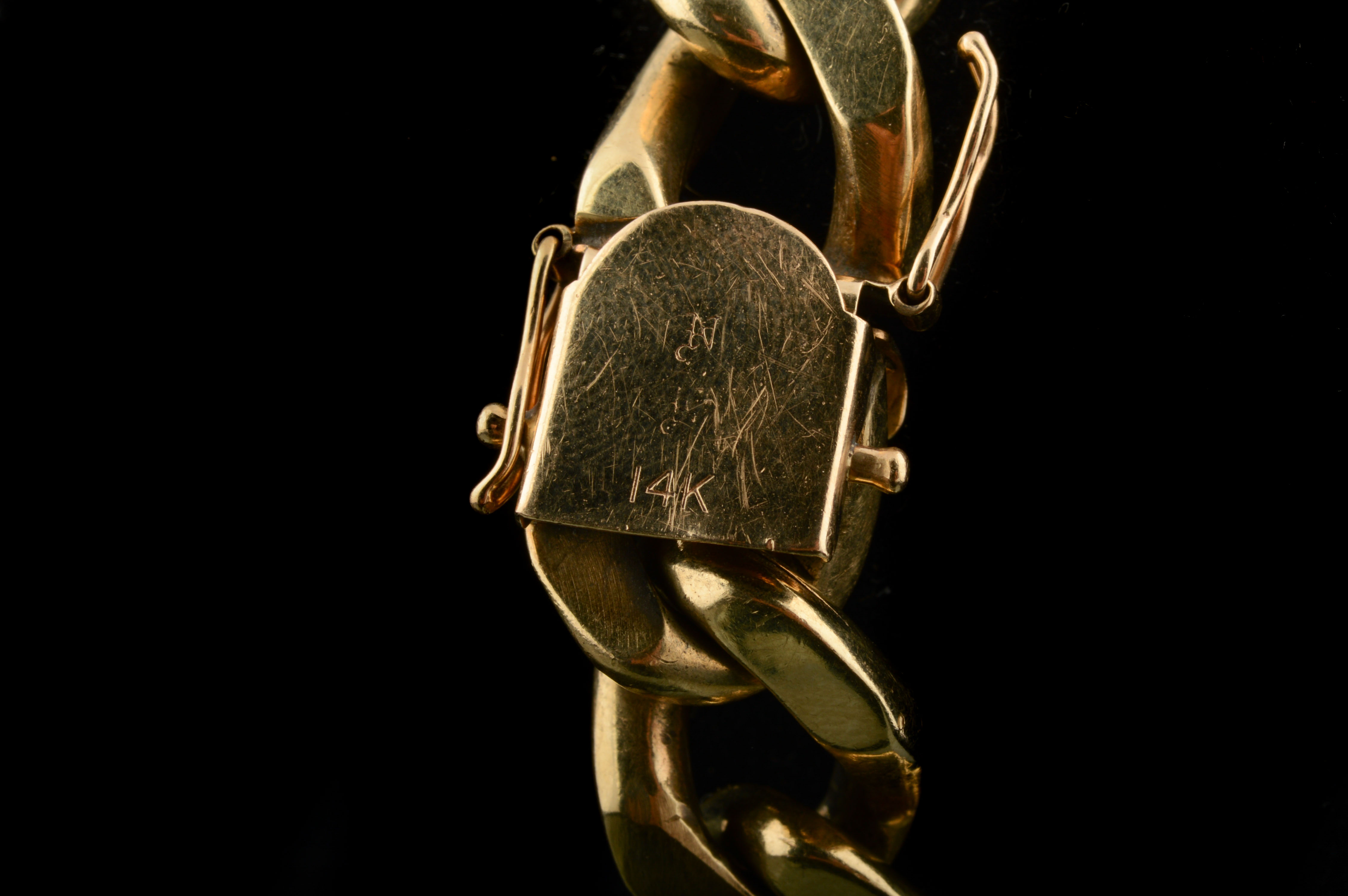 14K Yellow Gold Curb Link Style Bracelet