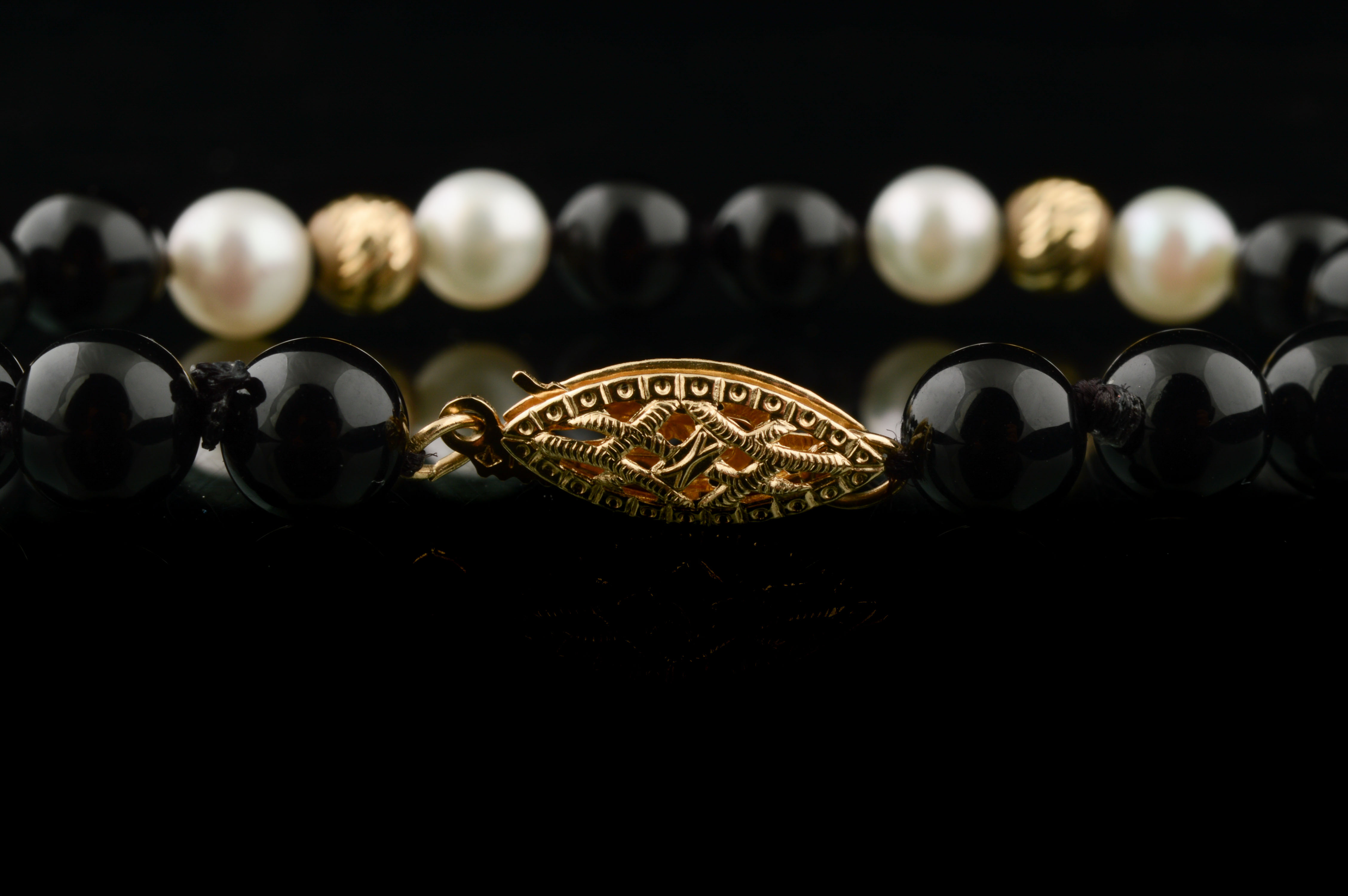 14K Yellow Gold, Pearl, and Black Onyx Bracelet