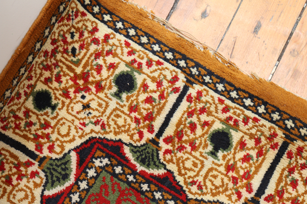 Unique Power Loomed Islamic Prayer-Style Area Rug