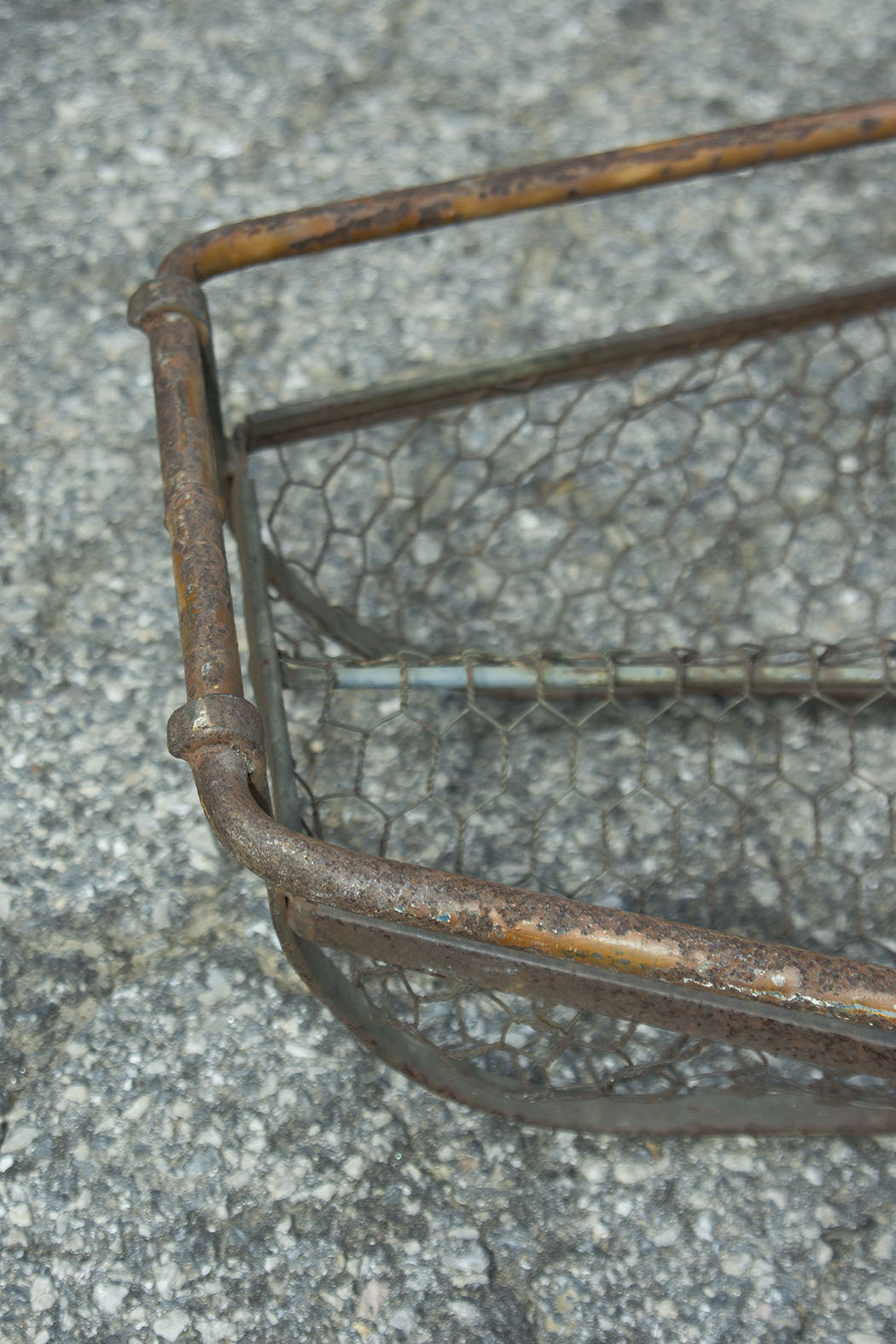 Vintage Wire Basket Stretcher