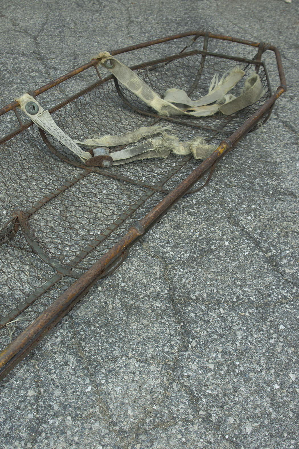 Vintage Wire Basket Stretcher